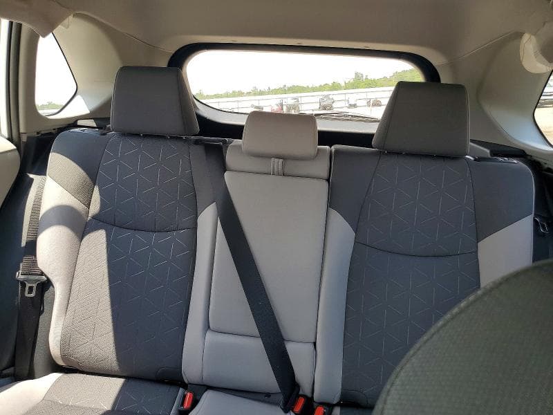 2025 TOYOTA RAV4 XLE 10