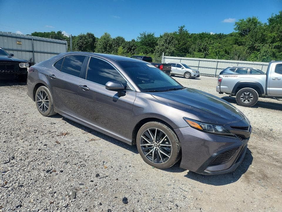 2021 TOYOTA CAMRY SE 4