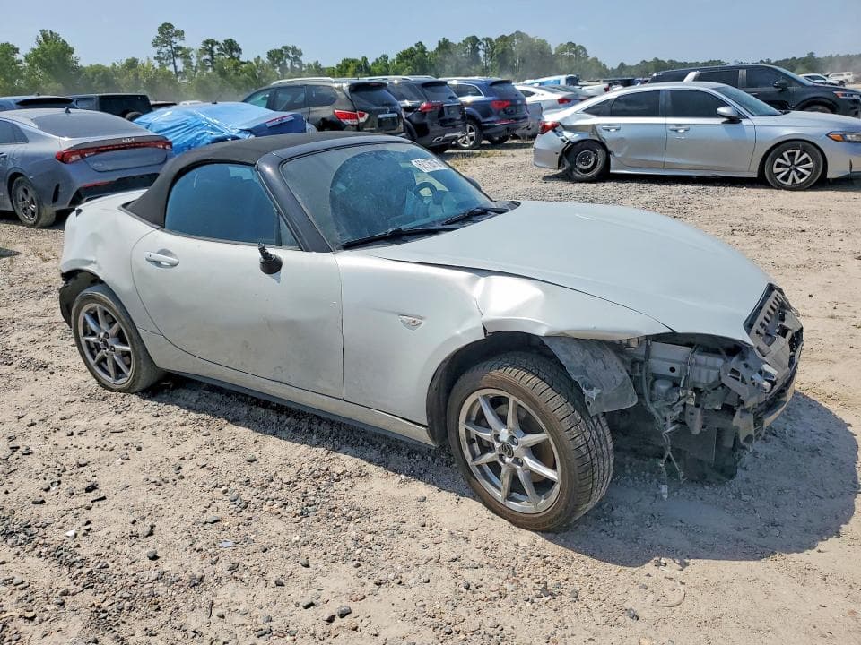 2017 MAZDA MX-5 MIATA 4