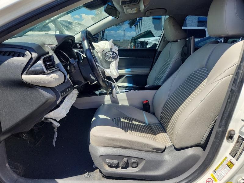 2019 TOYOTA CAMRY SE 7