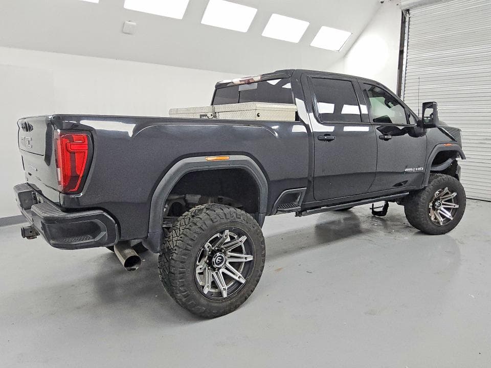 2021 GMC SIERRA K2500 AT4 3