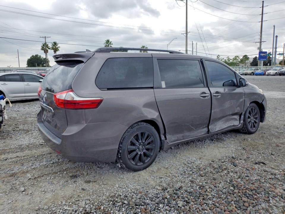 2017 TOYOTA SIENNA LIMITED PREMIUM 7-PASSENGER 3