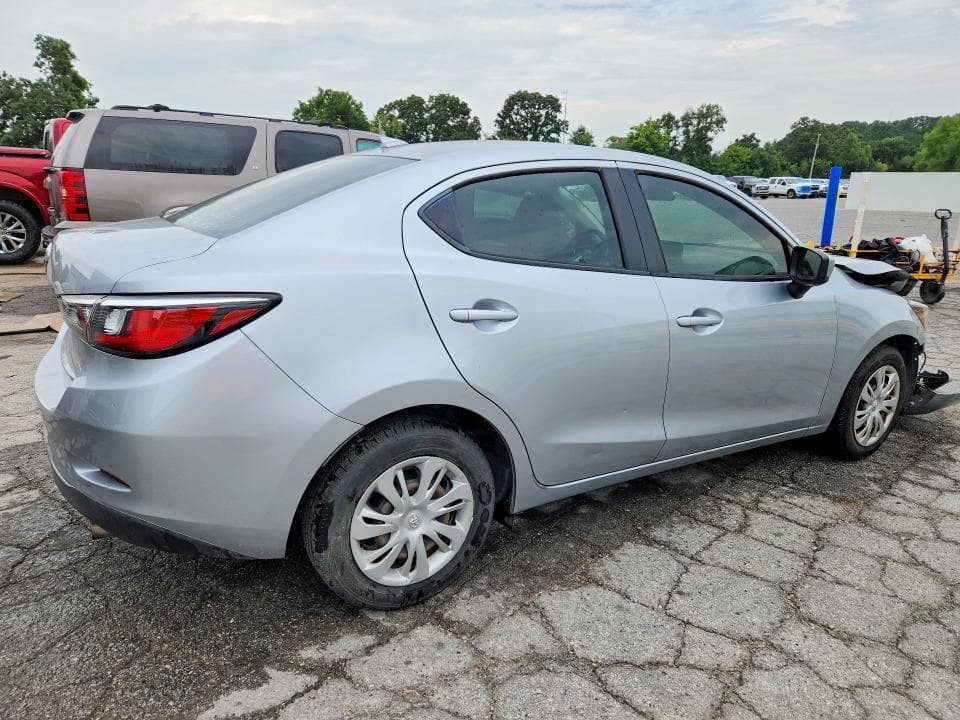 2019 TOYOTA YARIS L 3