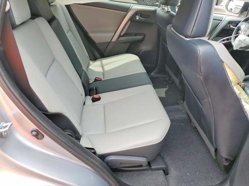 2017 TOYOTA RAV4 PLATINUM 11