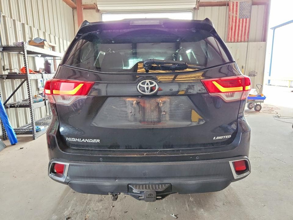 2018 TOYOTA HIGHLANDER LIMITED 6