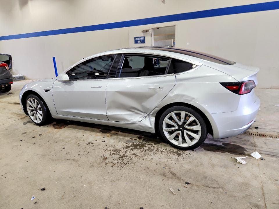 2018 TESLA MODEL 3 2