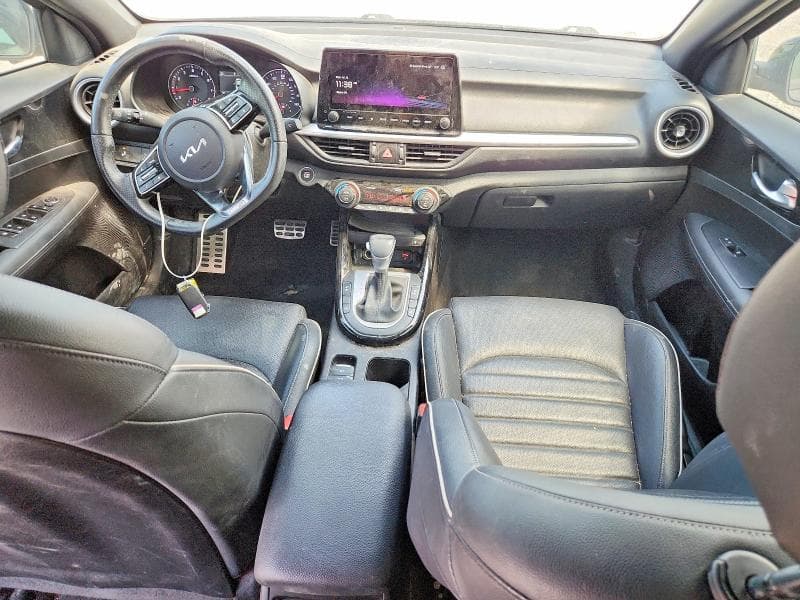 2023 KIA FORTE GT LINE 8