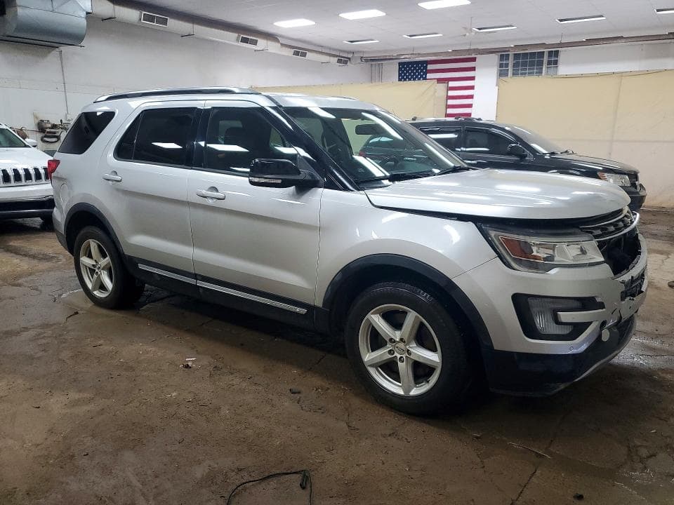 2017 FORD EXPLORER XLT 4