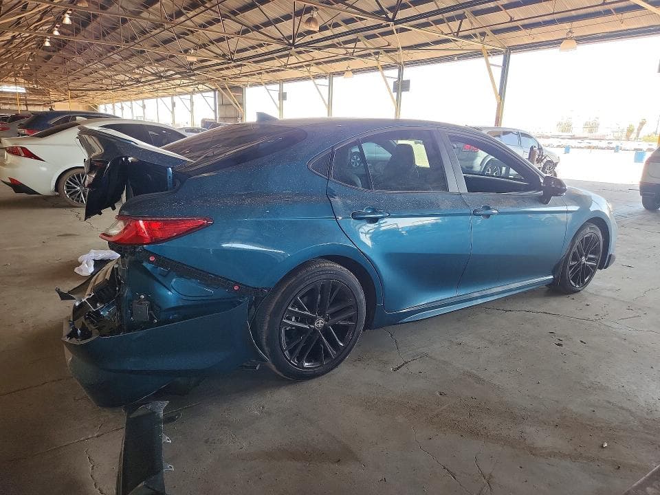 2025 TOYOTA CAMRY SE 3