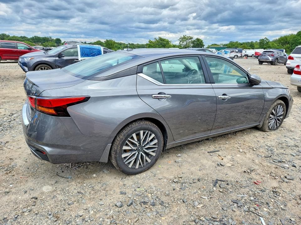2023 NISSAN ALTIMA SV 3