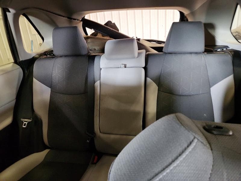 2025 TOYOTA RAV4 XLE 10