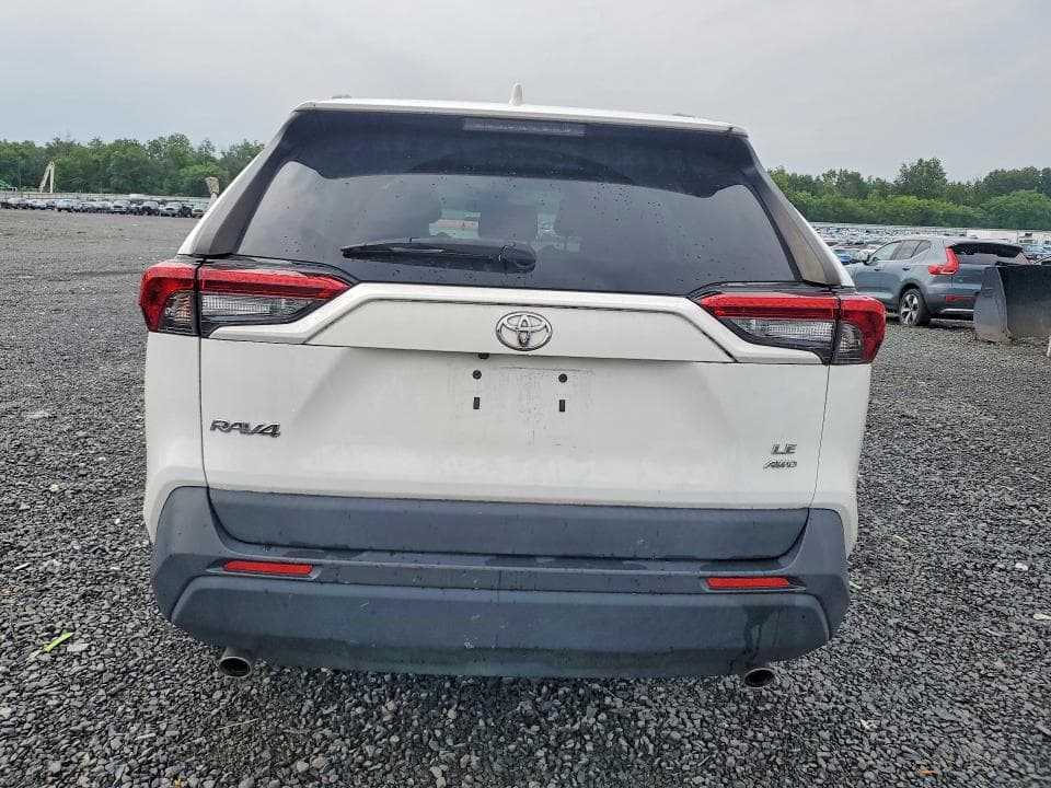 2020 TOYOTA RAV4 LE 6