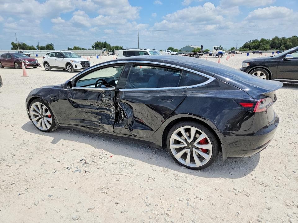 2018 TESLA MODEL 3 2