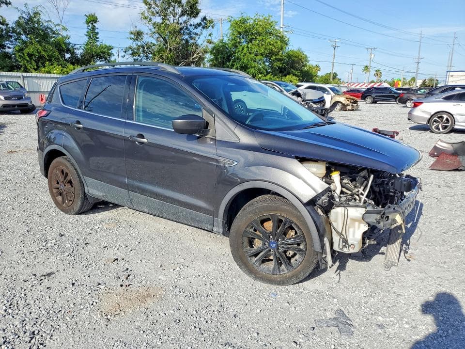 2018 FORD ESCAPE SE 4