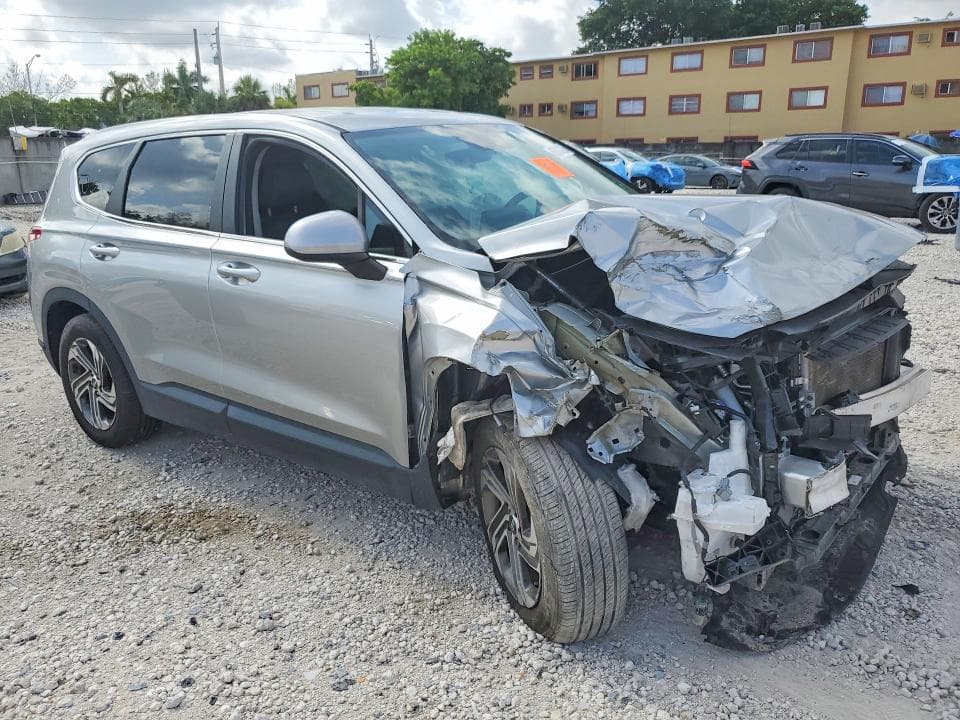 2021 HYUNDAI SANTA FE SE 4