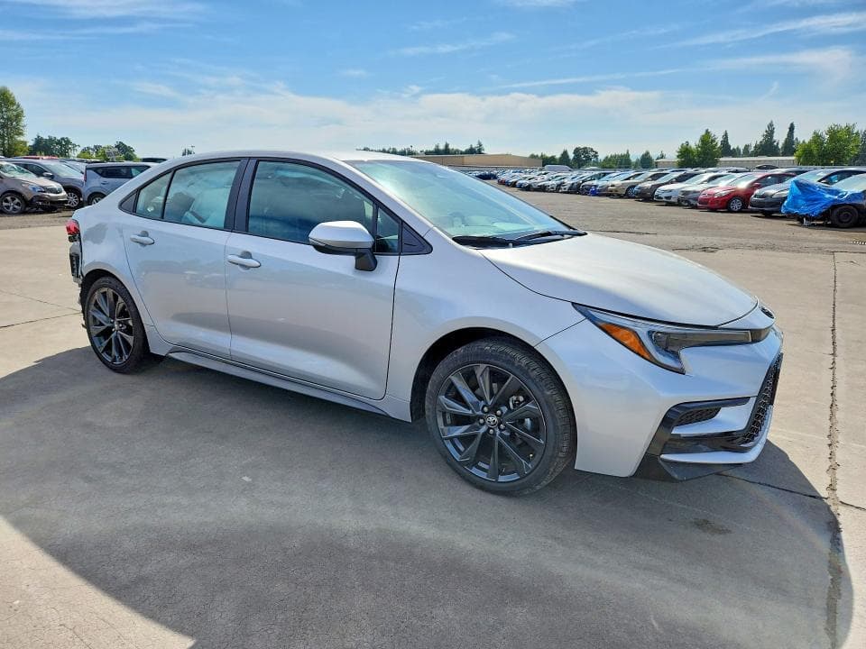 2025 TOYOTA COROLLA SE 4