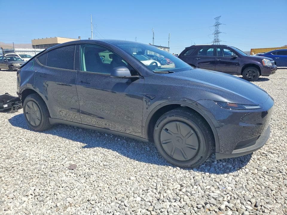 2026 TESLA MODEL Y 4