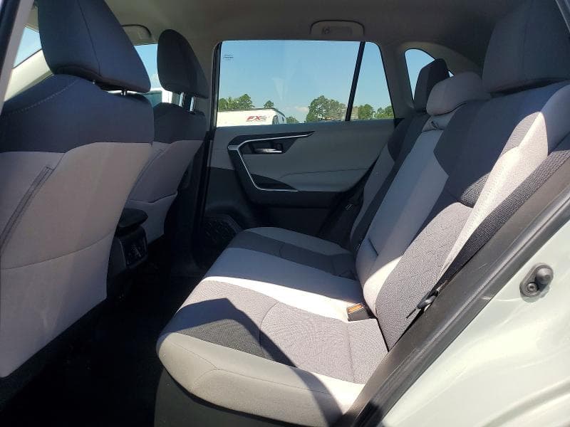 2022 TOYOTA RAV4 XLE 11