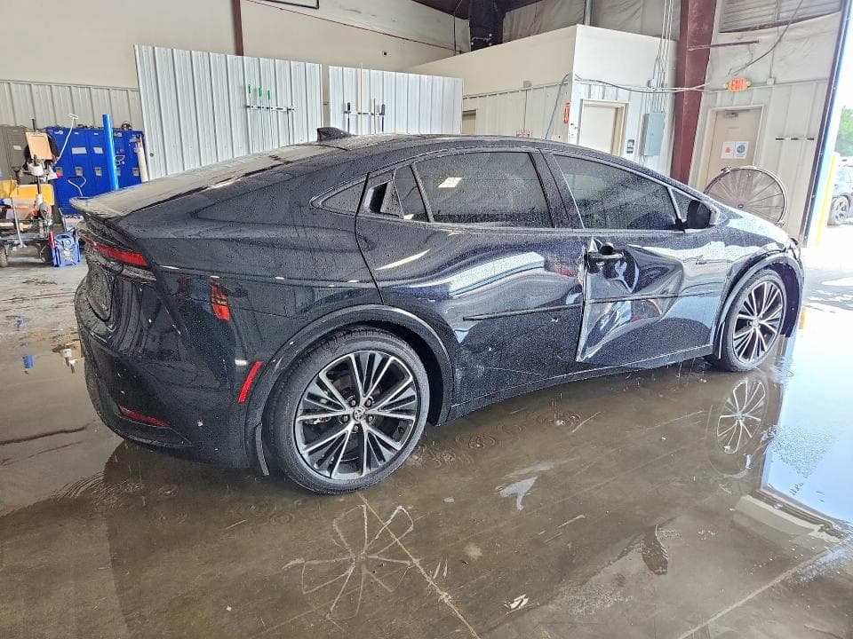 2026 TOYOTA PRIUS XLE 3
