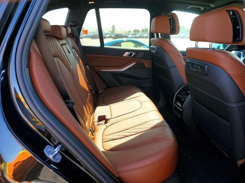 2022 BMW X5 M50I 11