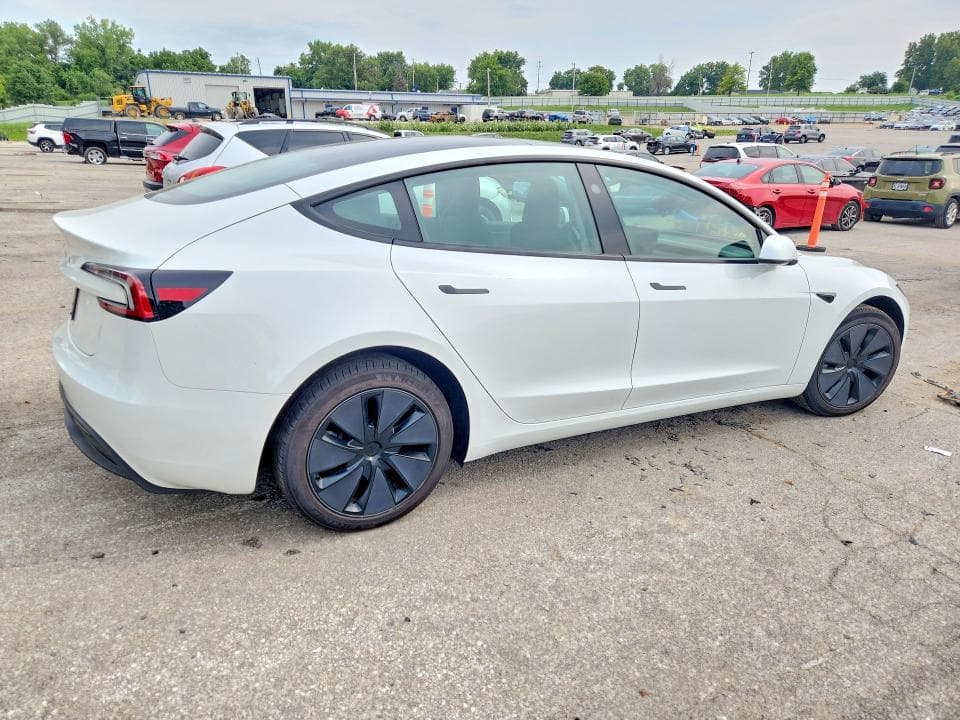 2026 TESLA MODEL 3 3
