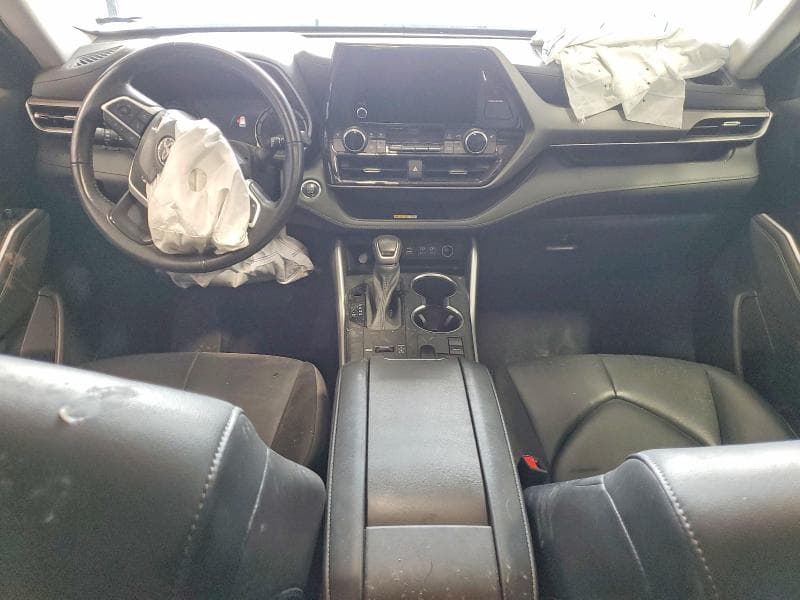 2023 TOYOTA HIGHLANDER XLE 8