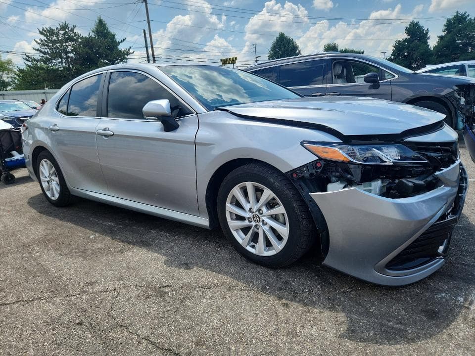 2023 TOYOTA CAMRY LE 4