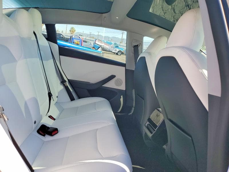 2026 TESLA MODEL 3 10