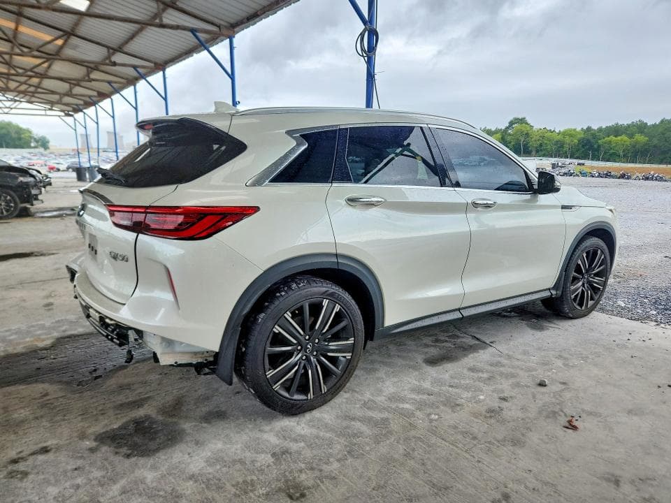 2021 INFINITI QX50 LUXE 3