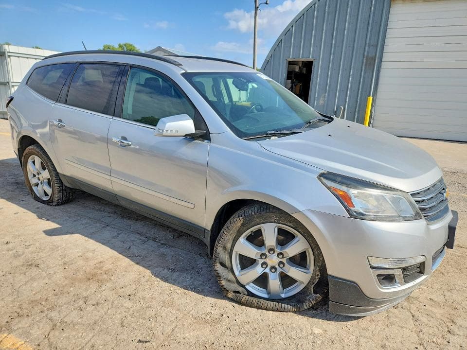 2017 CHEVROLET TRAVERSE LT 4