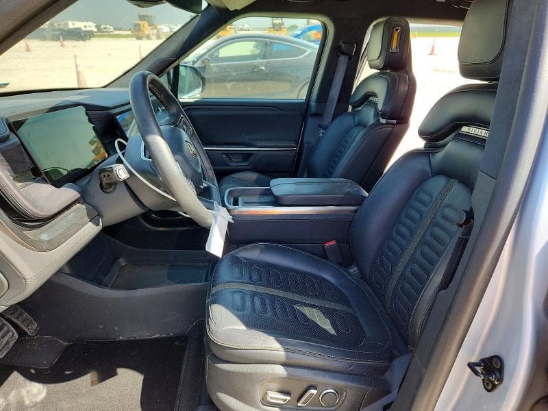 2025 RIVIAN R1T ADVENTURE 7