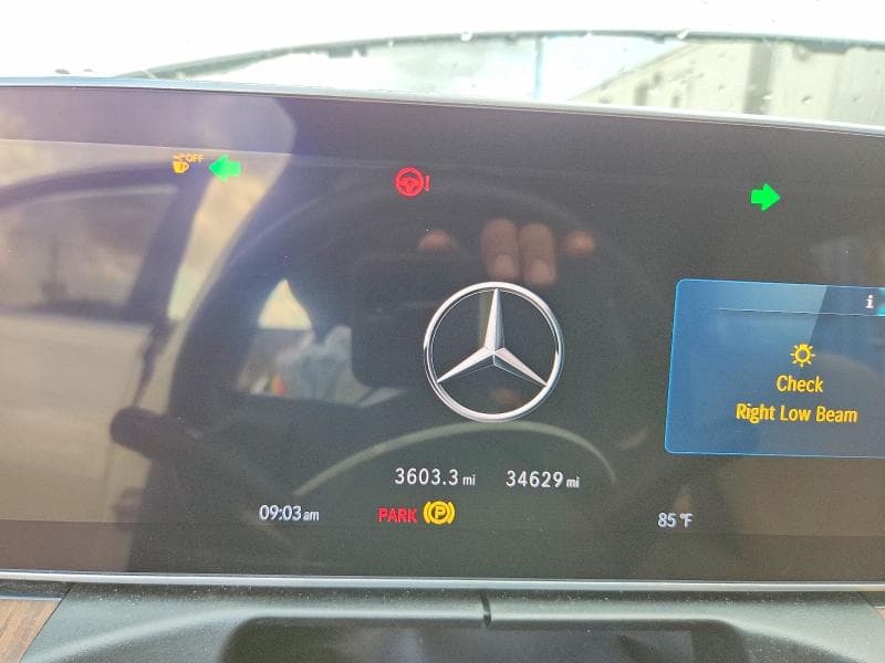 2025 MERCEDES-BENZ C 300 9
