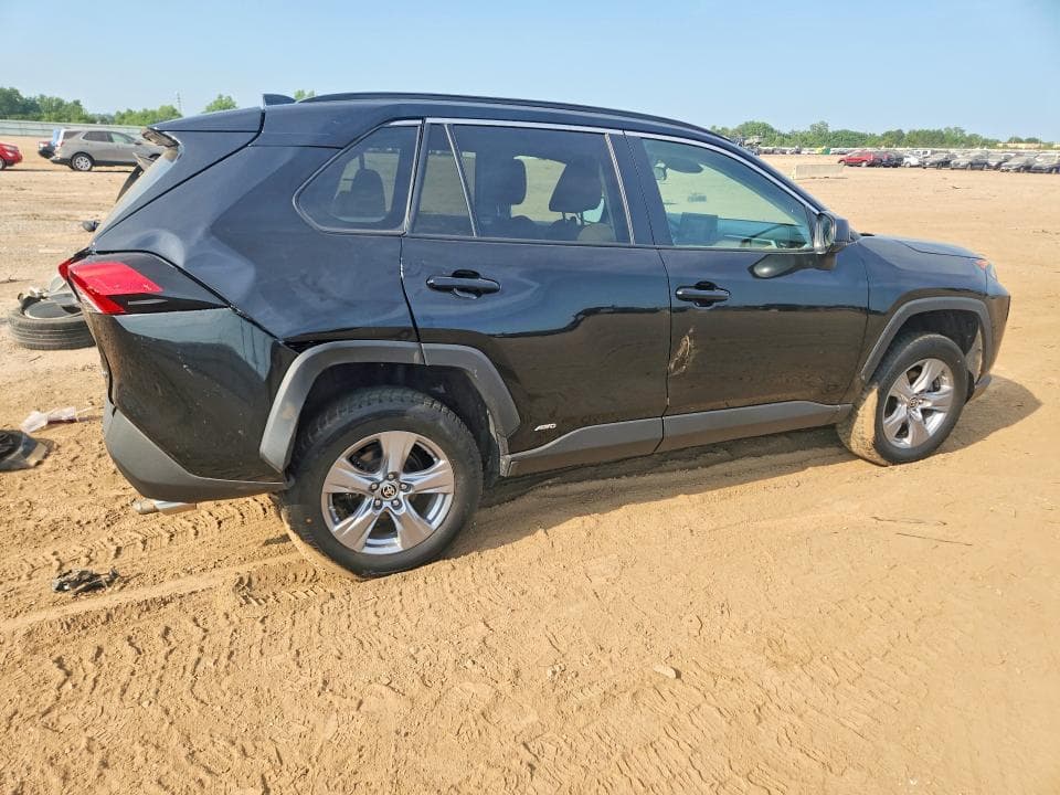 2022 TOYOTA RAV4 LE 3