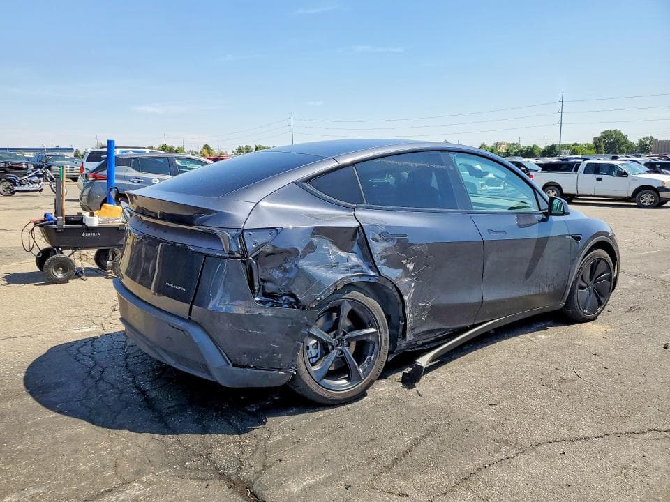 2026 TESLA MODEL Y 3