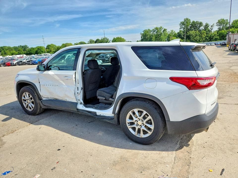 2018 CHEVROLET TRAVERSE LS 2
