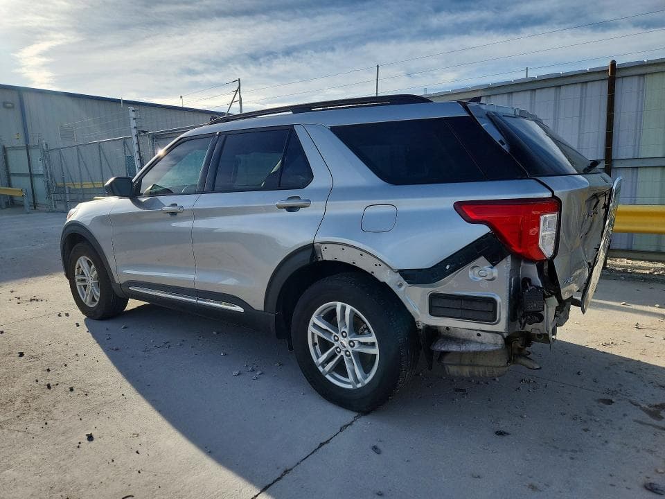 2022 FORD EXPLORER XLT 2