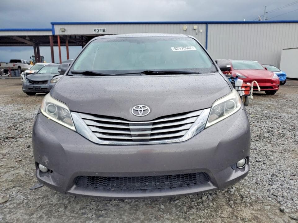 2017 TOYOTA SIENNA LIMITED PREMIUM 7-PASSENGER 5