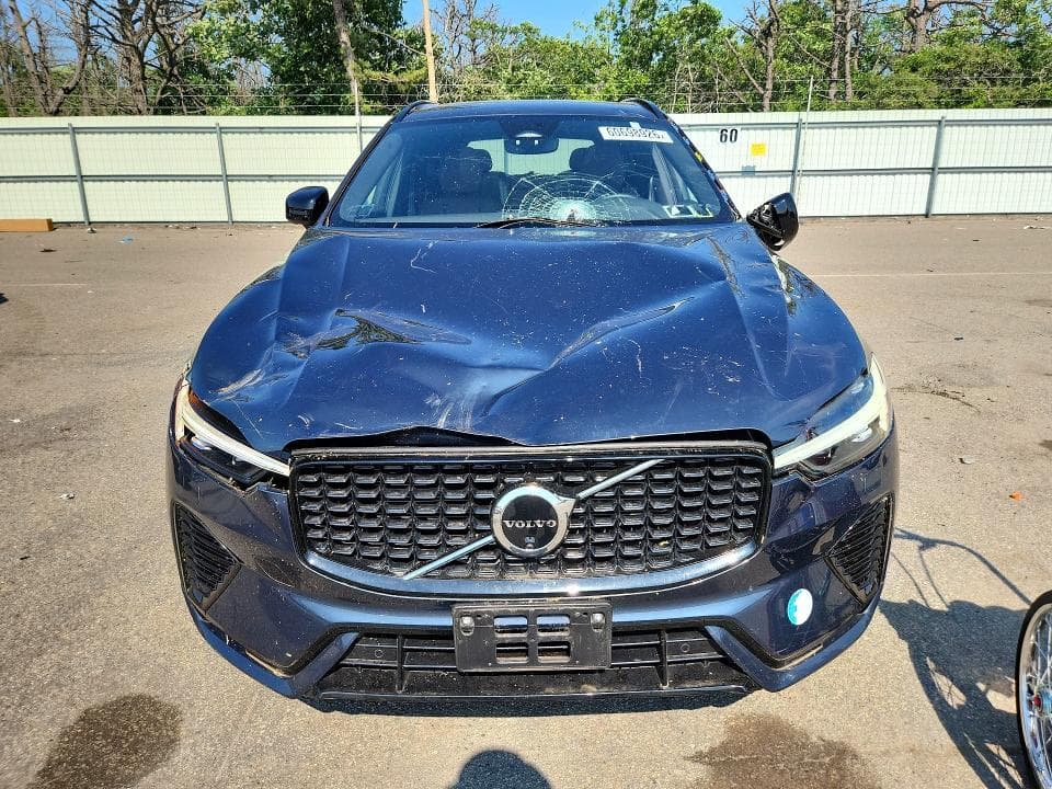2024 VOLVO XC60 PLUS 5