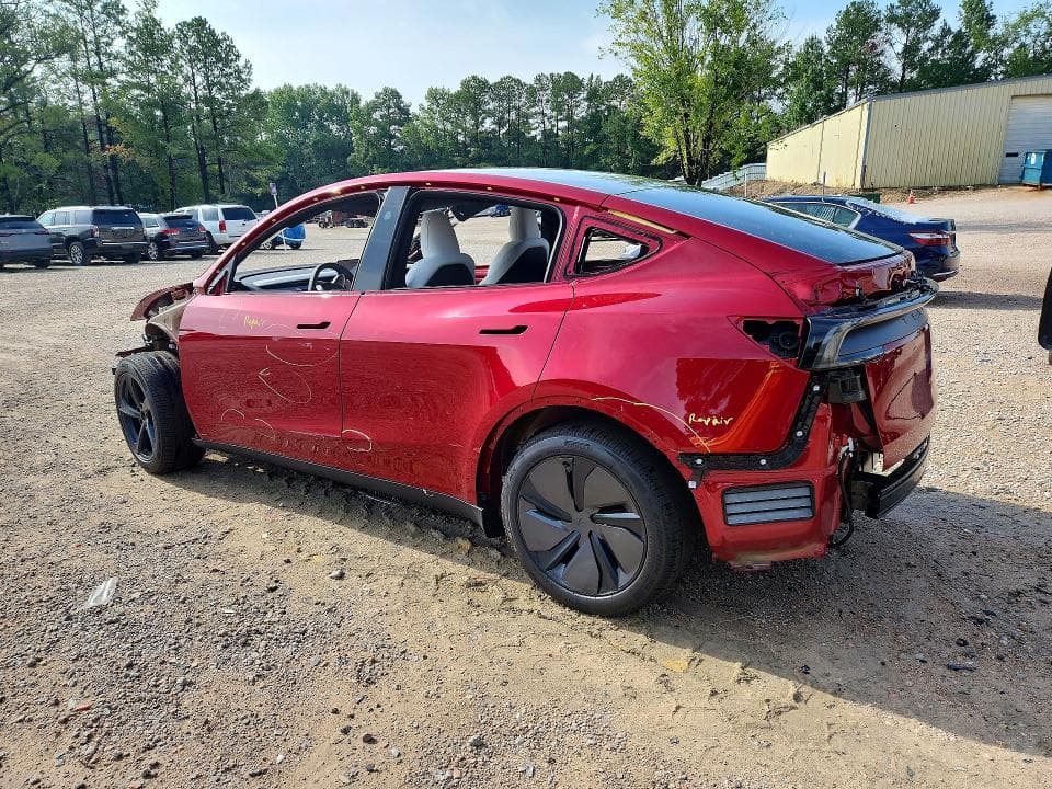 2026 TESLA MODEL Y 2