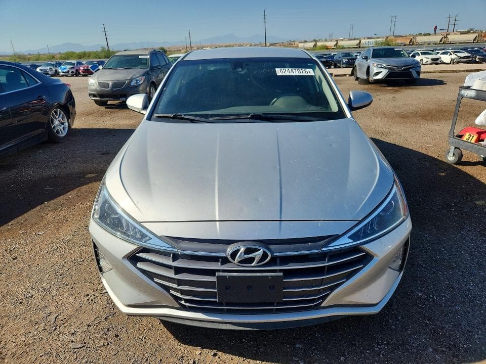 2020 HYUNDAI ELANTRA SE 5