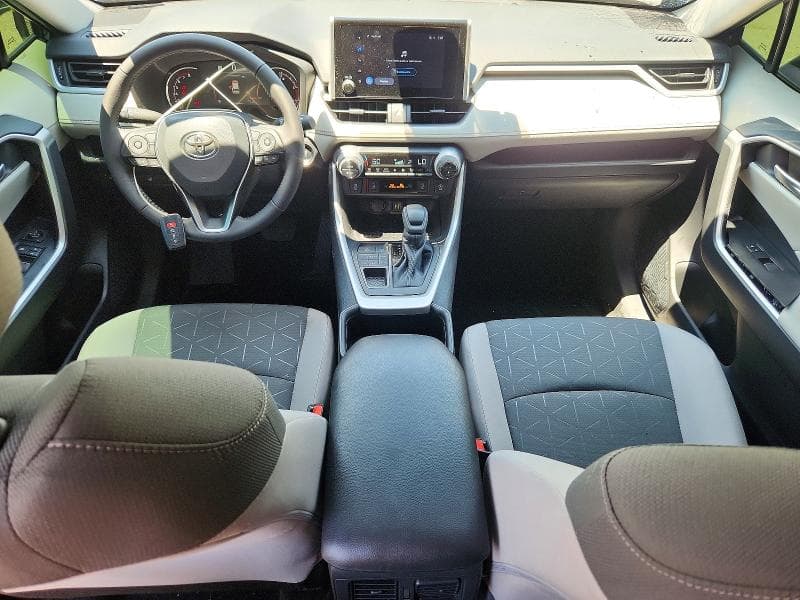 2025 TOYOTA RAV4 XLE XLE PRE 8