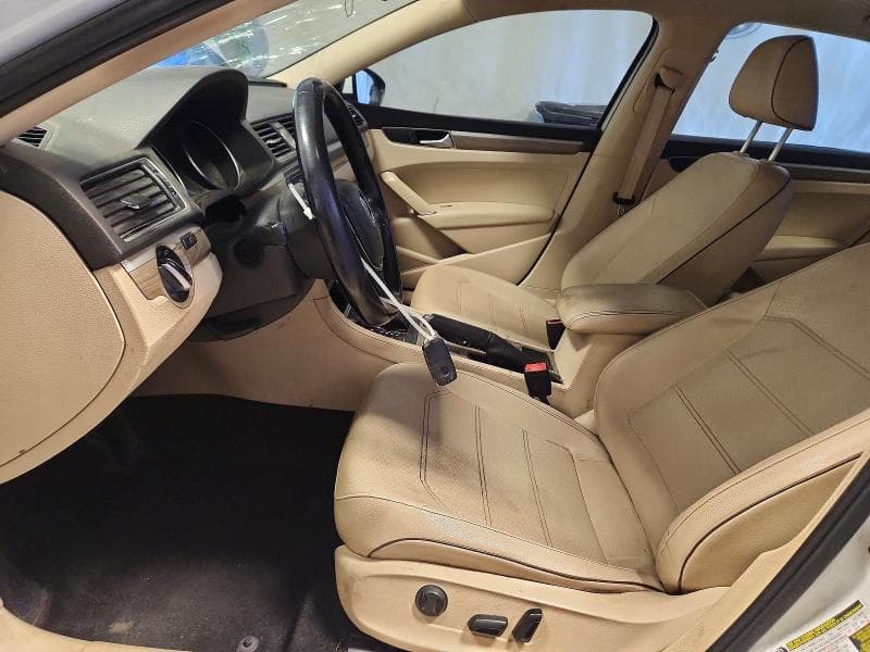 2017 VOLKSWAGEN PASSAT SE 7