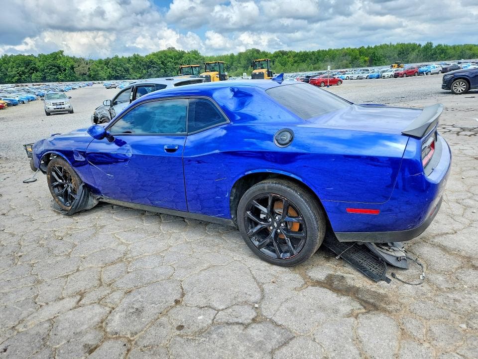 2022 DODGE CHALLENGER SXT 2