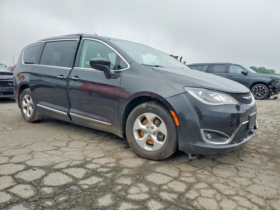 2017 CHRYSLER PACIFICA TOURING L PLUS 4