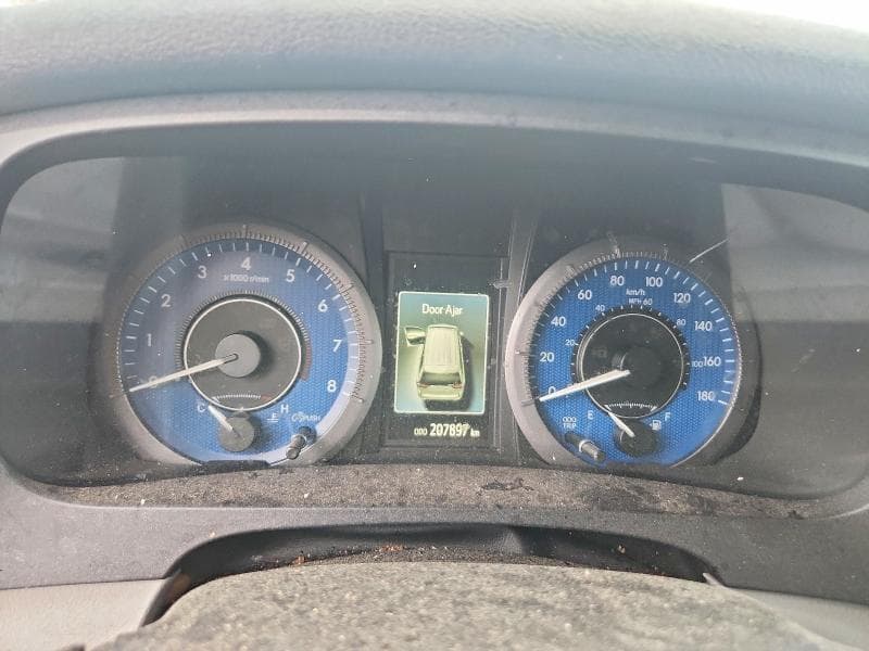 2020 TOYOTA SIENNA LE 9