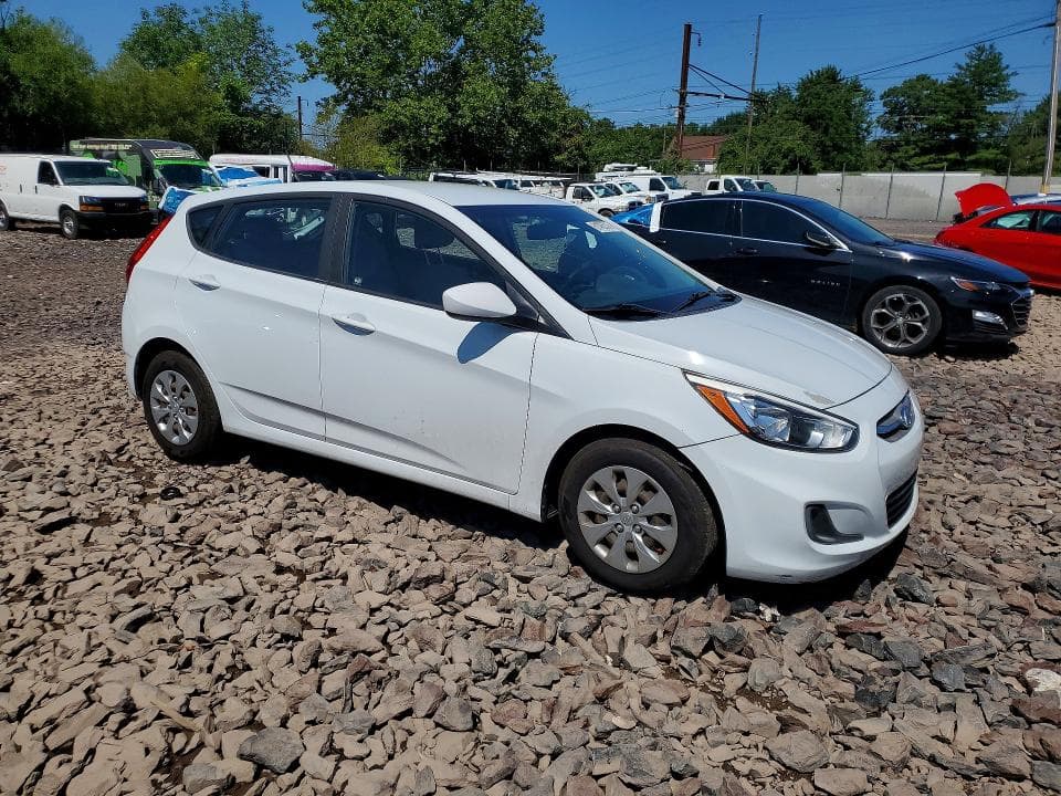 2017 HYUNDAI ACCENT SE 4