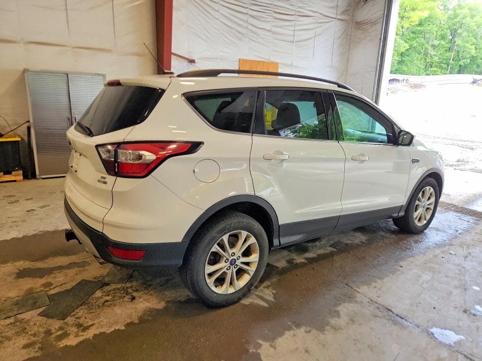 2017 FORD ESCAPE SE 3
