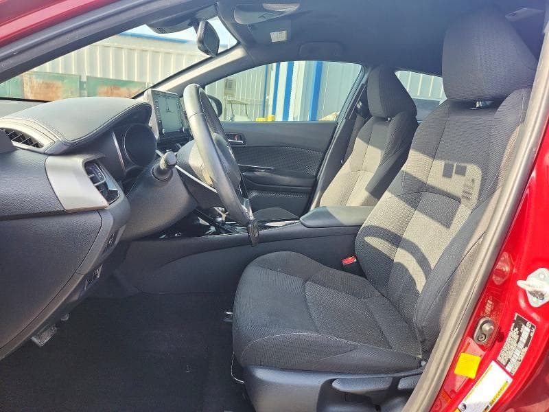2019 TOYOTA C-HR XLE 7
