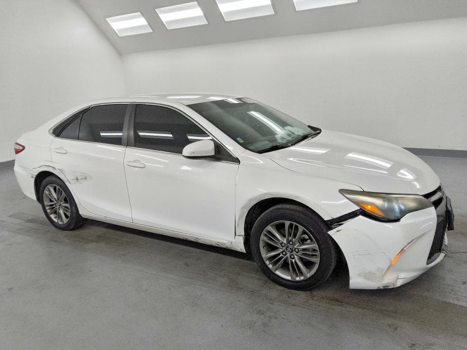 2017 TOYOTA CAMRY SE 4