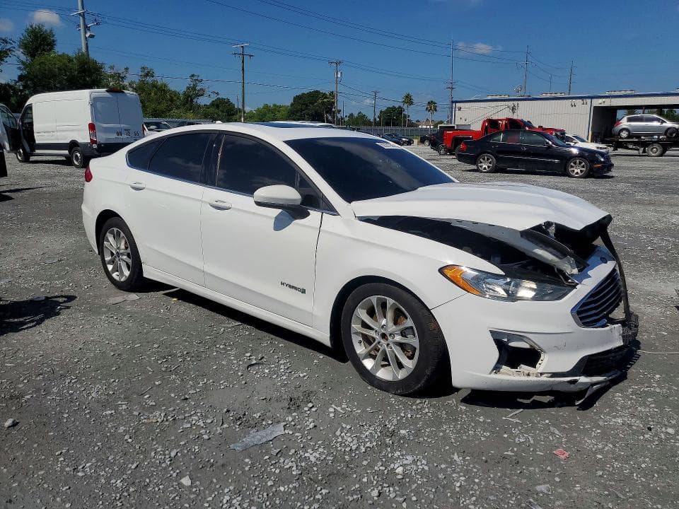 2019 FORD FUSION SE 4